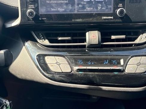 Used 2020 Toyota C-HR LE FWD image 9