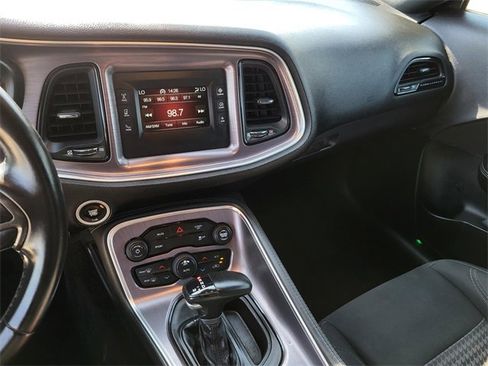 Used 2017 Dodge Challenger R/T image 18