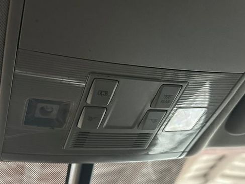 Used 2021 Volkswagen Atlas SE image 39