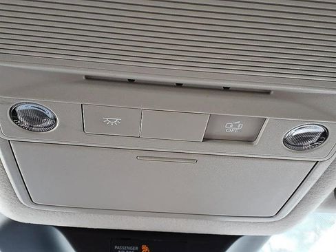 Used 2025 Nissan Kicks SR image 24