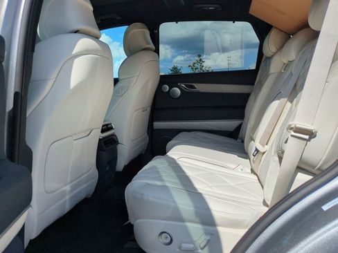 Certified 2025 Genesis GV80 3.5T Prestige AWD/4WD image 11