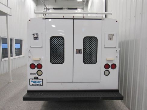 Used 2016 RAM ProMaster 2500 w/ Premium Appearance Group FWD image 12