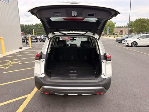 Used 2023 Nissan Rogue SL AWD/4WD image 17