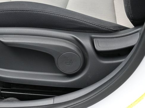 Used 2018 Hyundai Ioniq Blue FWD image 10