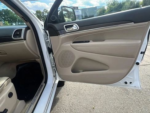 Used 2014 Jeep Grand Cherokee Overland image 31