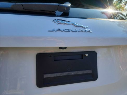 Used 2018 Jaguar F-PACE Premium image 7