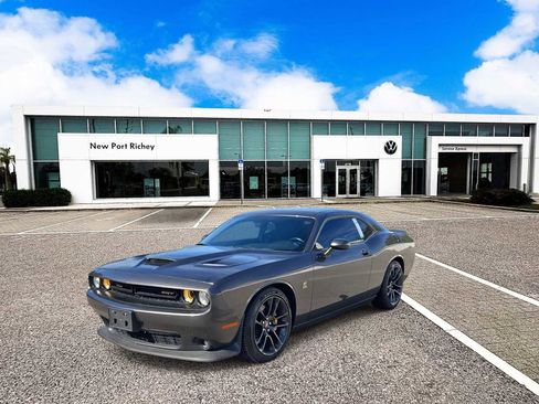 Used 2021 Dodge Challenger R/T Scat Pack image 4