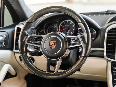 Used 2016 Porsche Cayenne Turbo AWD/4WD image 9