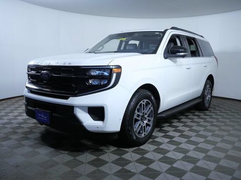 Certified 2025 Ford Expedition Active AWD/4WD image 2