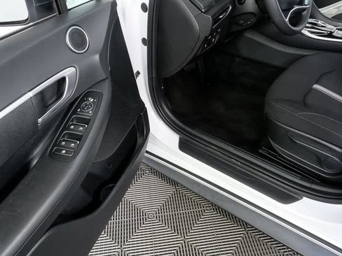 Certified 2023 Hyundai Sonata SE w/ Cargo Package image 7