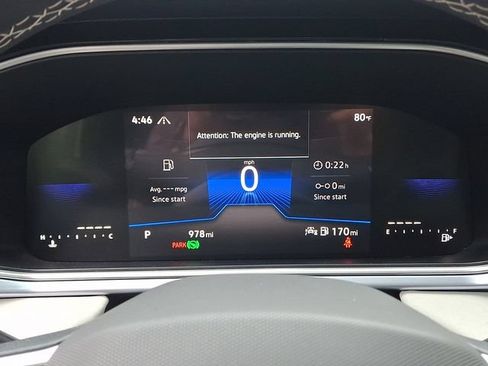 Certified 2025 Volkswagen Taos SE AWD/4WD image 25