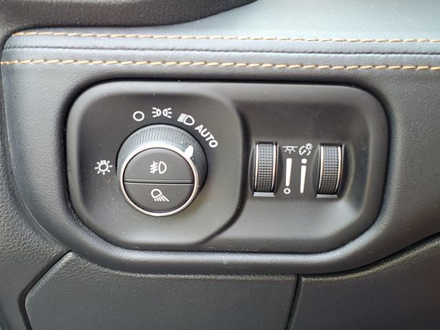 Used 2022 RAM 3500 Limited AWD/4WD image 22