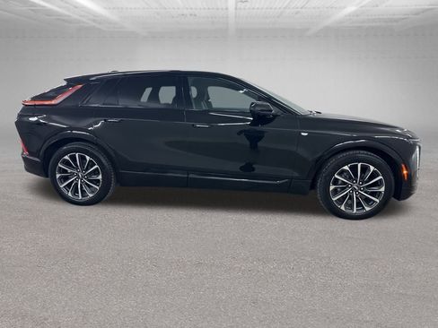 Used 2025 Cadillac Lyriq Sport image 12