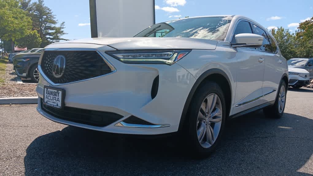 Used 2023 Acura MDX SH-AWD image 9