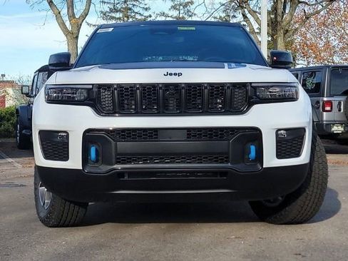 Used 2022 Jeep Grand Cherokee Trailhawk image 15