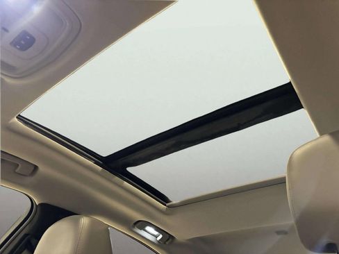 Used 2016 Cadillac XTS Luxury w/ Driver Awareness Package image 39