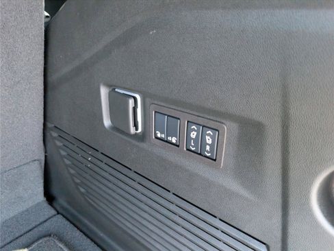 Used 2024 Chevrolet Tahoe High Country w/ Advanced Technology Package AWD/4WD image 16