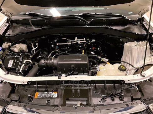 Used 2023 Ford Explorer XLT w/ Equipment Group 202A AWD/4WD image 32