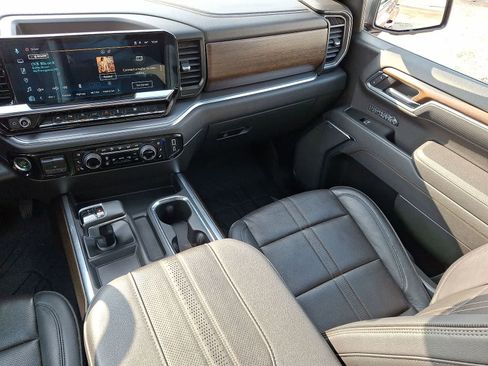 Used 2025 Chevrolet Silverado 1500 High Country image 12