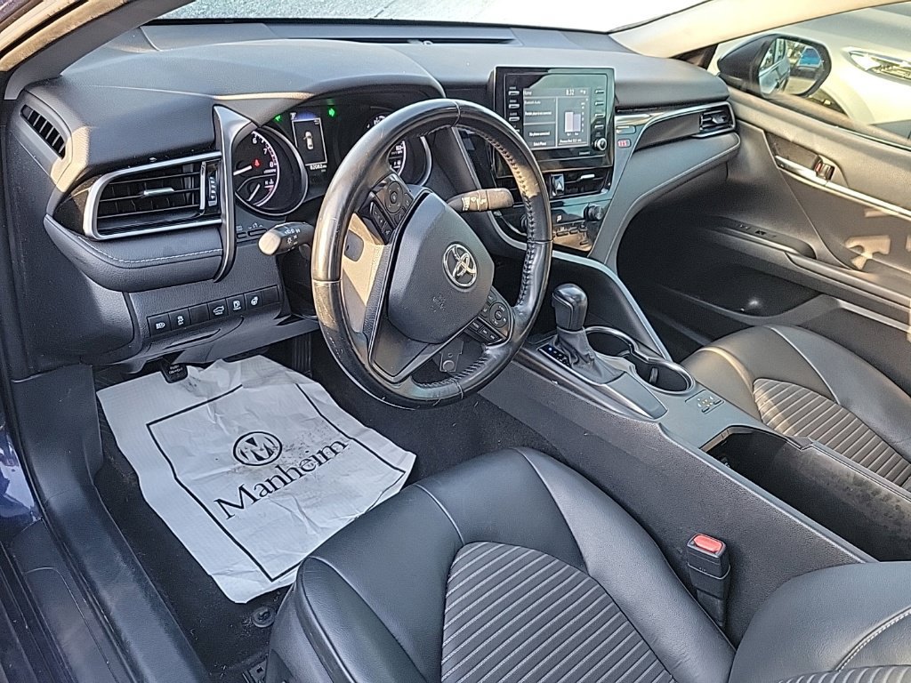 Used 2021 Toyota Camry SE w/ Cold Weather Package FWD image 7