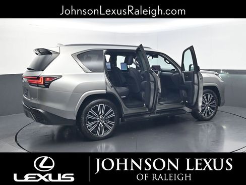 Used 2023 Lexus LX 600 4WD w/ Appearance Package image 31
