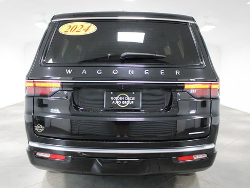 Used 2024 Jeep Wagoneer Series II AWD/4WD image 8
