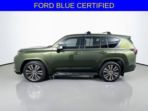 Used 2022 Lexus LX 600 4WD w/ Luxury Package image 8