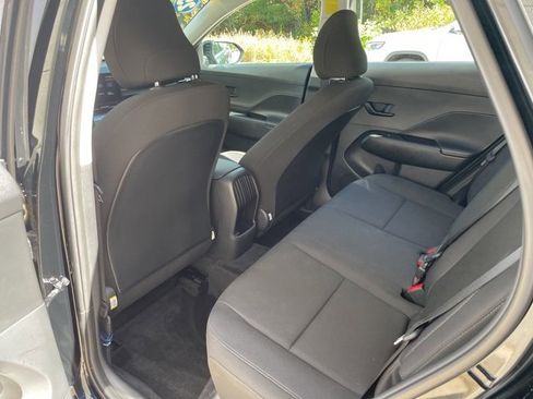 Used 2025 Hyundai Kona SE image 12