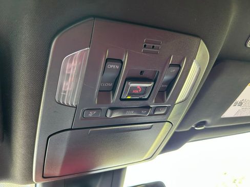 Used 2023 Toyota Highlander XSE FWD image 30
