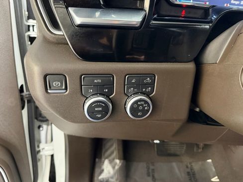 Used 2022 GMC Sierra 1500 SLT w/ SLT Premium Plus Package AWD/4WD image 4