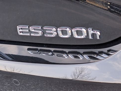 Certified 2025 Lexus ES 300h 300h image 9