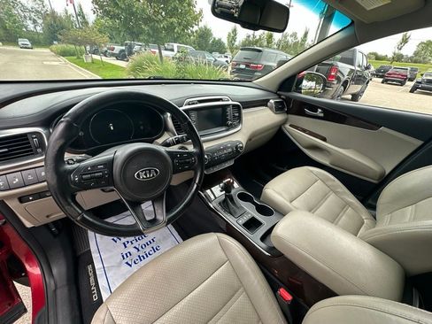 Used 2017 Kia Sorento EX w/ EX V6 Premium Package AWD/4WD image 5