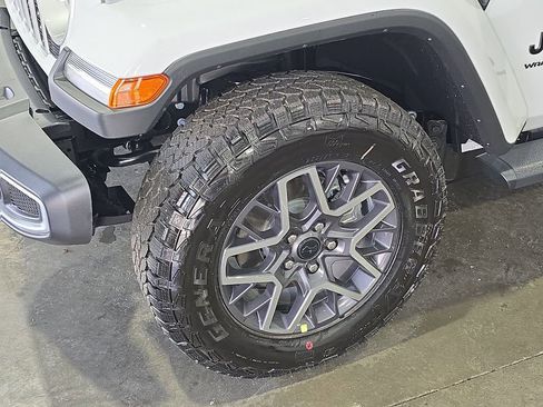 New 2026 Jeep Wrangler Unlimited Sahara AWD/4WD image 19