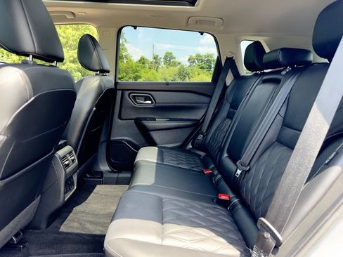 Used 2023 Nissan Rogue Platinum w/ Platinum Premium Package AWD/4WD image 26
