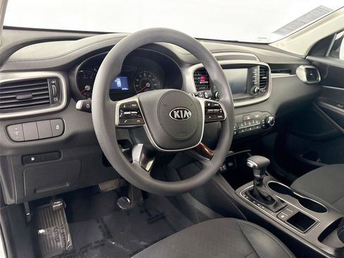 Used 2019 Kia Sorento L image 13