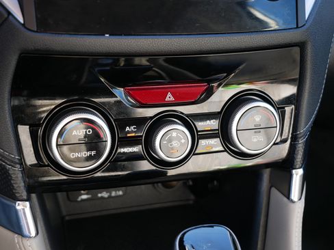 Used 2024 Subaru Forester Limited w/ Convenience Package image 23