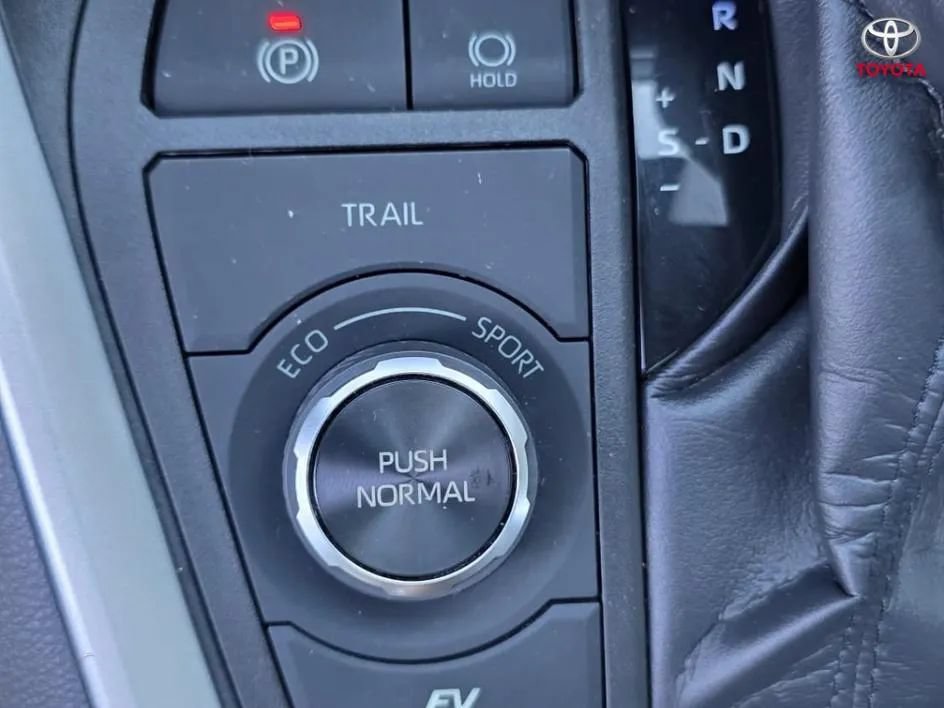 Used 2020 Toyota RAV4 XLE w/ Convenience Package AWD/4WD image 27