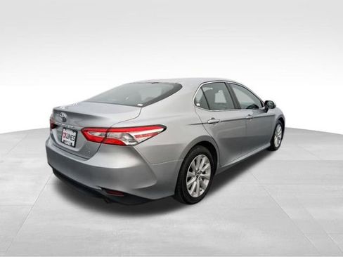 Used 2018 Toyota Camry L image 7