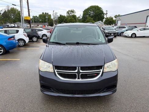 Used 2014 Dodge Grand Caravan SXT FWD image 3