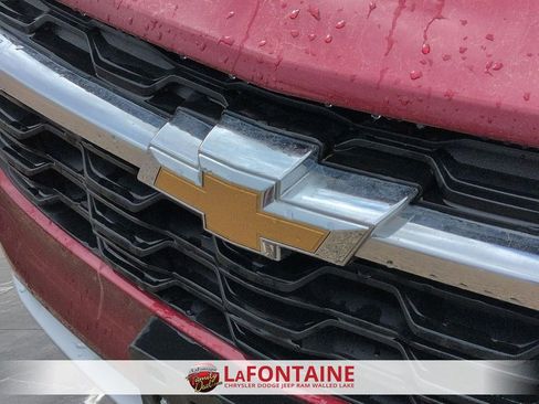 Used 2025 Chevrolet Trax LT w/ LT Convenience Package image 9