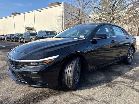 New 2026 Hyundai Elantra Limited image 3