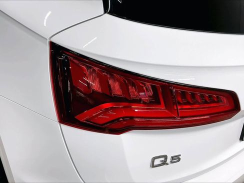 Used 2018 Audi Q5 2.0T Premium Plus w/ Premium Plus Package image 31