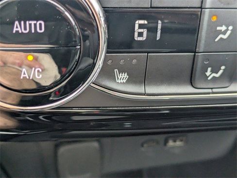 Certified 2025 Chevrolet Trax LT w/ LT Convenience Package image 22