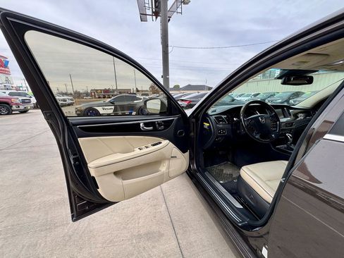 Used 2016 Hyundai Equus Signature image 15