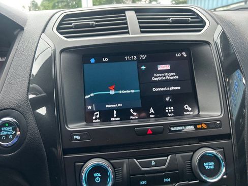 Used 2018 Ford Explorer XLT w/ Equipment Group 202A AWD/4WD image 20