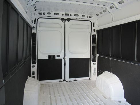 Used 2026 RAM ProMaster 2500 w/ Convenience Group FWD image 15