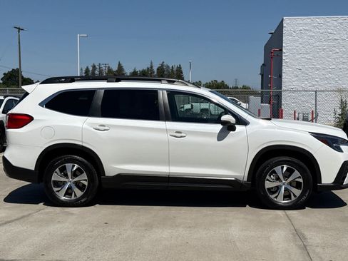 Used 2023 Subaru Ascent Premium w/ Convenience Package AWD/4WD image 2