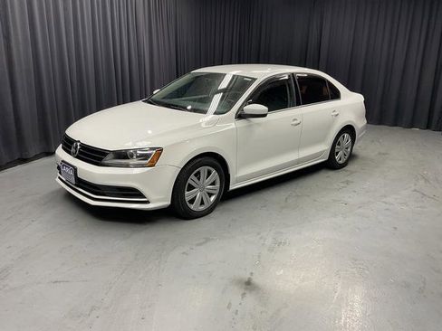 Used 2017 Volkswagen Jetta S w/ Jetta S Cold Weather Package image 2
