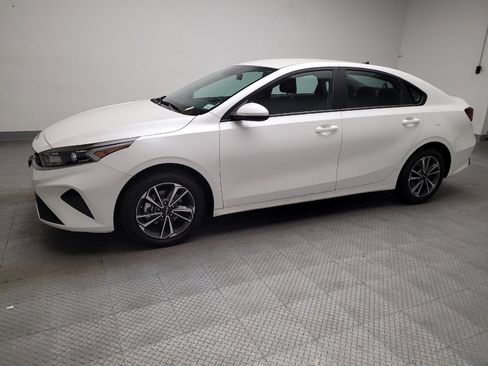 Used 2024 Kia Forte LXS image 2