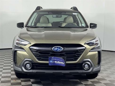 Used 2025 Subaru Outback Premium image 6